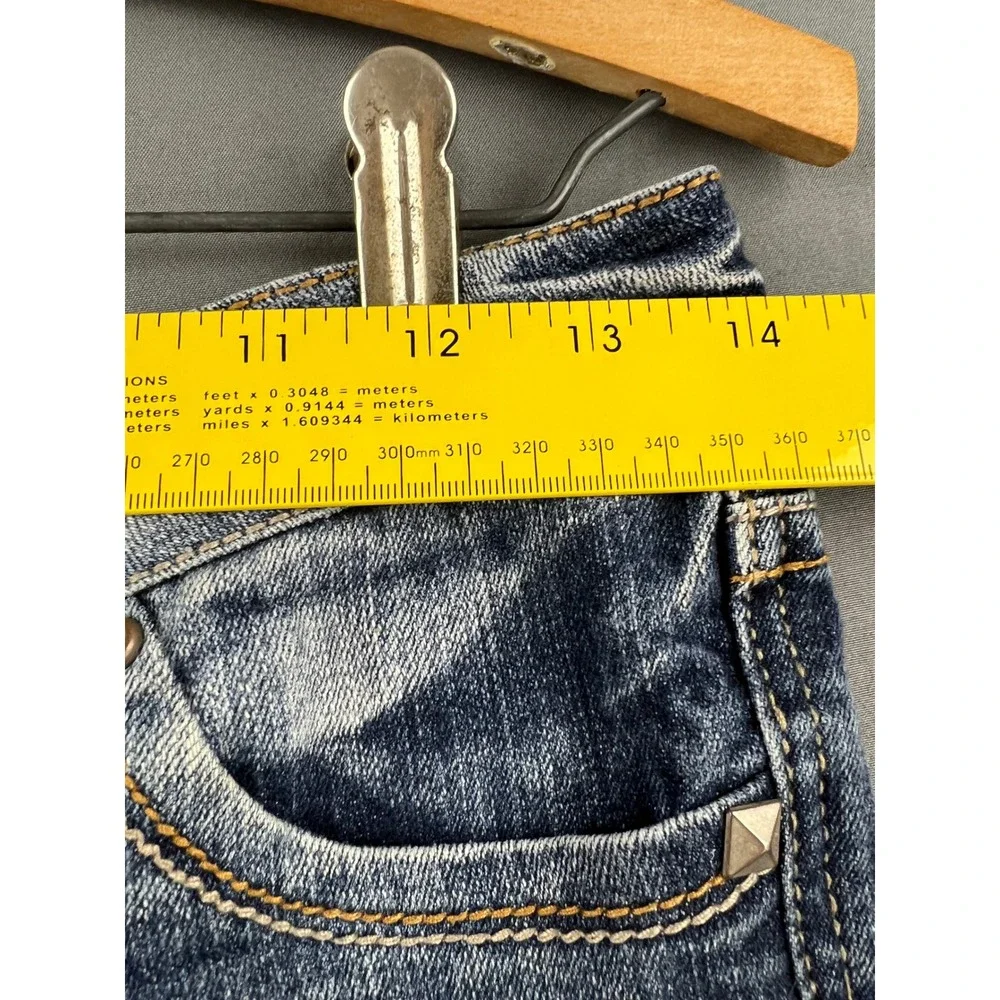 Paris Blue Capri Jeans Womens 3 Medium Wash Low Rise Studded Stretch Denim Good